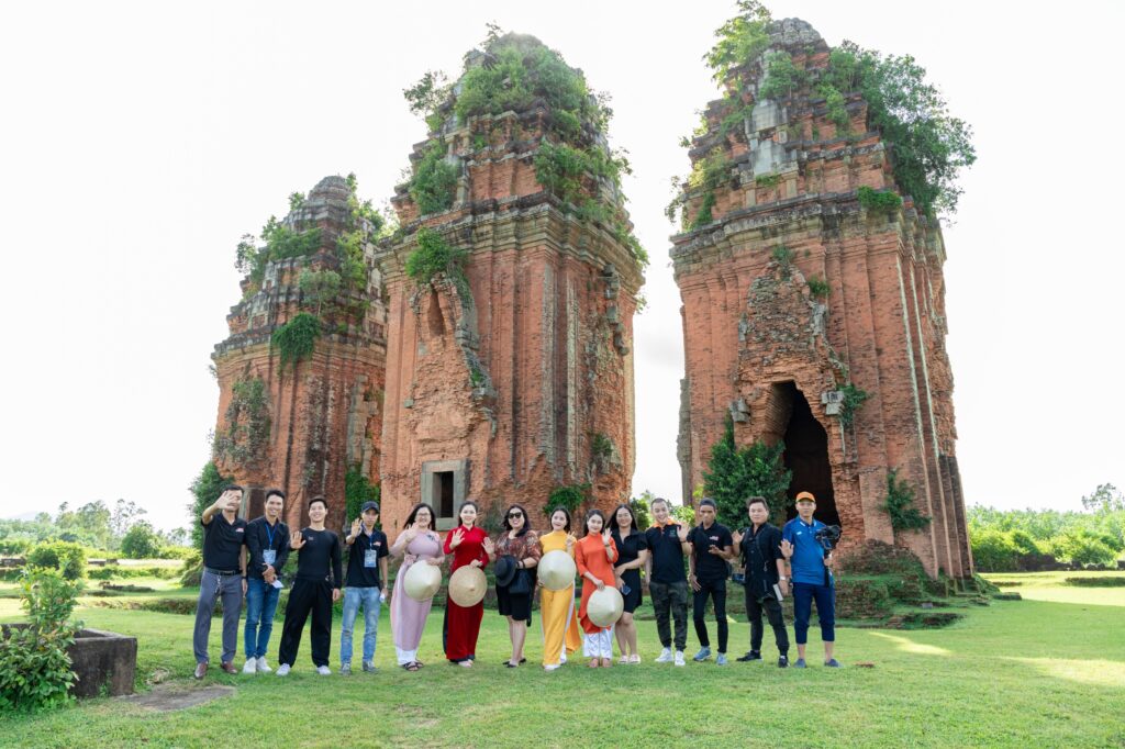 Duong Long Cham Towers